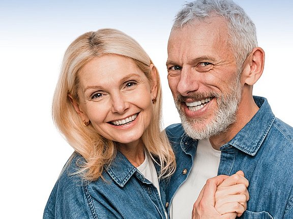 Erfahren Sie, wie Silicium gegen Haarausfall wirkt und zu dickerem, glänzendem Haar mit neuer Vitalität beiträgt. Erfahren Sie, wie Silicium gegen Haarausfall wirkt und zu dickerem, glänzendem Haar mit neuer Vitalität beiträgt.